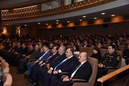 BSU rektoru və tələbələri “Zərifə Əliyeva ömrünün işığı” adlı tədbirdə - FOTO