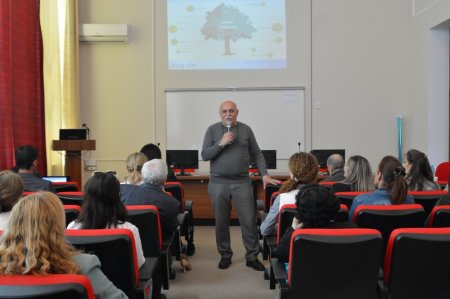 Fizika İnstitutunda “Açıq elm” mövzusunda seminar keçirilib