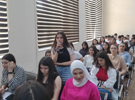 İqtisadiyyat və Humanitar Kollecdə bir qrup şair və yazıçı ilə görüş olub - FOTO İqtisadiyyat və Humanitar Kollecdə bir qrup şair və yazıçı ilə görüş olub - FOTO
