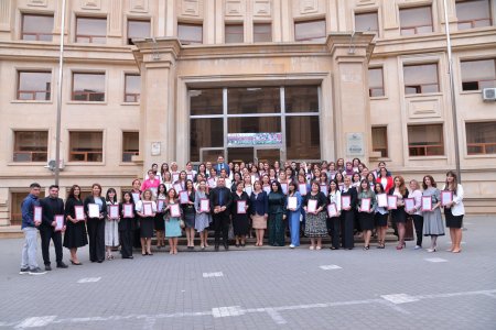 “Biliyini paylaş” layihəsinin iştirakçıları təltif olunub - FOTO