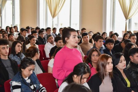 ADAU-nun fərqlənən və təhsil göstəriciləri yüksək tələbələrlə görüş olub - FOTO ADAU-nun fərqlənən və təhsil göstəriciləri yüksək tələbələrlə görüş olub - FOTO
