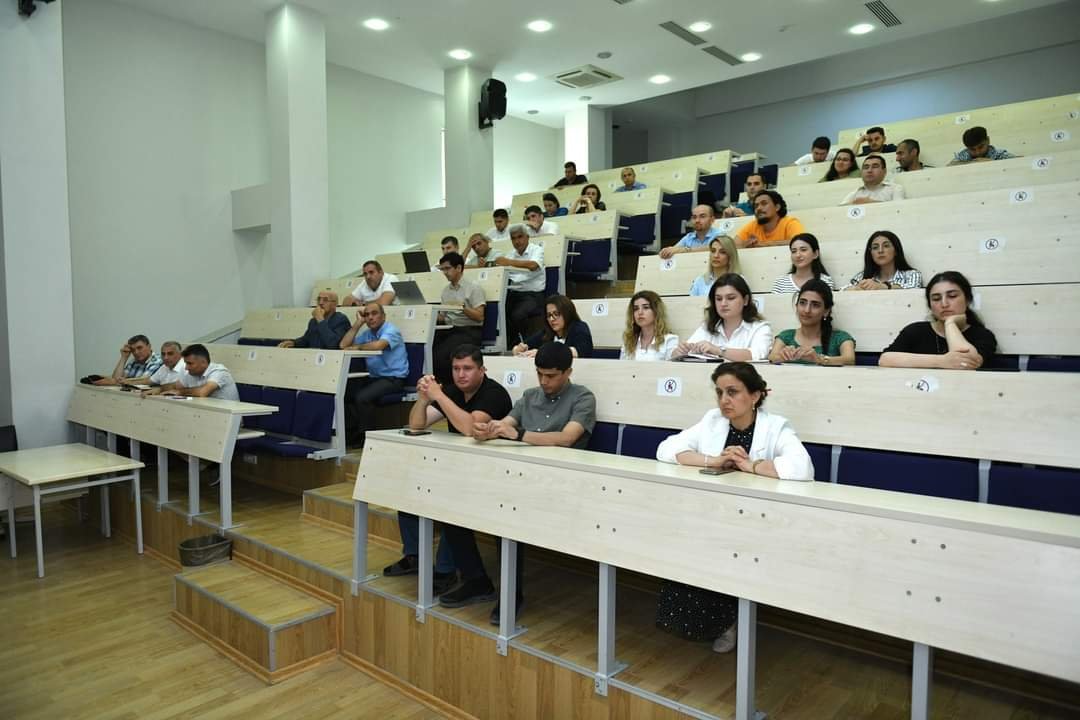 BMU-da imtahan sessiyasının başlaması ilə bağlı genişləndirilmiş iclas keçirilib - FOTO