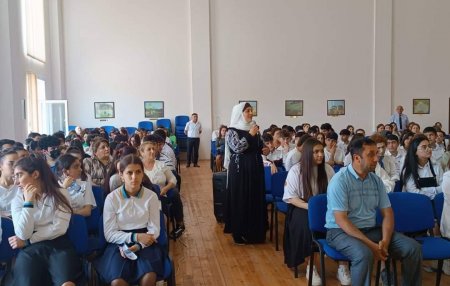 Təhsil Tələbə Krediti Fondunun əməkdaşı Xızı və Sumqayıt şəhərlərində görüşlər keçirib - FOTO