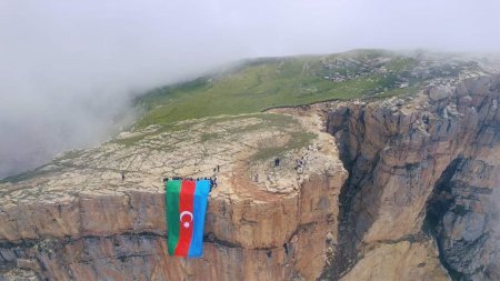 Kəpəz zirvəsinə “100” yürüşü həyata keçirilib - FOTOLAR