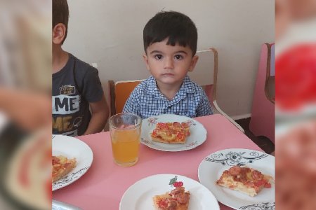 Bağçada uşaqlar pizza bişiriblər - FOTO