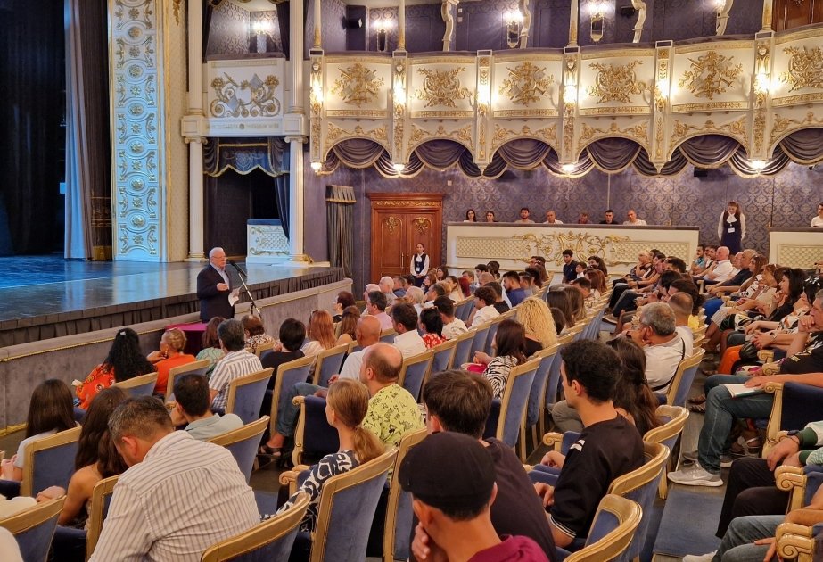 114-cü teatr mövsümünün başlanması ilə bağlı toplantı keçirilib