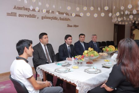 İcra başçısı Gəncə Uşaq Evinin tələbə adını qazanmış sakini ilə görüşüb - FOTO