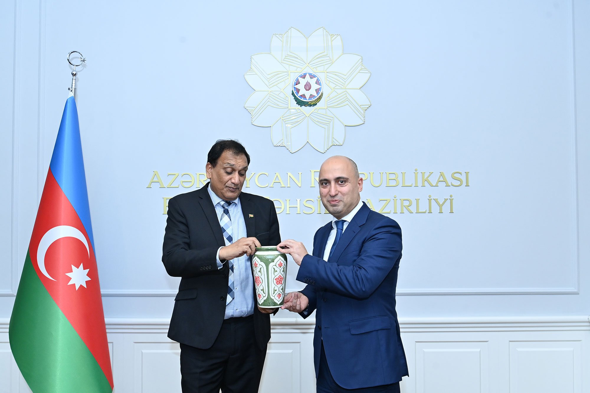 Elm və təhsil naziri Surinam Respublikasının təhsil, elm və mədəniyyət naziri ilə görüşüb - FOTO