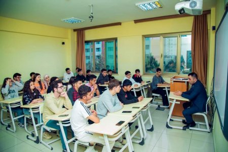 BMU tələbələri üçün real karyera imkanları ilə bağlı seminar keçirilib - FOTO