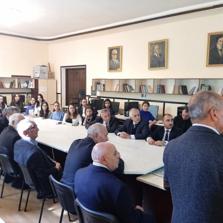 Türkiyənin Ege Universitetinin professoru BDU-nun Fizika fakültəsində mühazirə deyib - FOTO