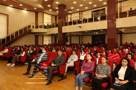 BDU-da təlim: “Dövlət qulluğunun üstünlükləri, cari vəziyyət və perspektiv planlar” - FOTO