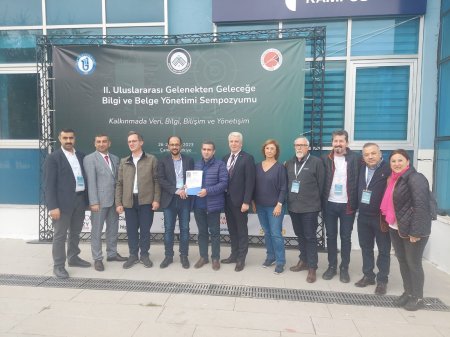 BDU-nun dekanı Türkiyədə Beynəlxalq simpoziumda məruzə edib - FOTO