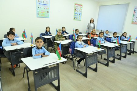 Elm və Təhsil Nazirliyi Müdafiə Nazirliyi ilə birgə Laçında “Bayraq yürüşü” keçirib - FOTOLAR