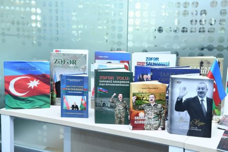 Azİİ e-Kitab Evində 8 Noyabr Zəfər Gününə həsr olunmuş kitab sərgisi keçirilib - FOTO