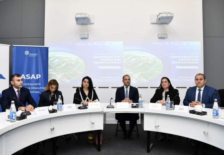 ADNSU-da “Qarabağda yenidənqurma” mövzusunda panel müzakirə keçirilib - FOTO