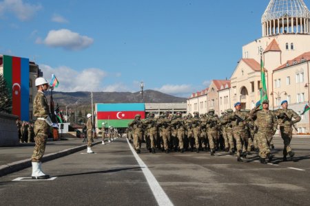 Prezident İlham Əliyev Xankəndidə hərbi paradda iştirak edib - FOTO 