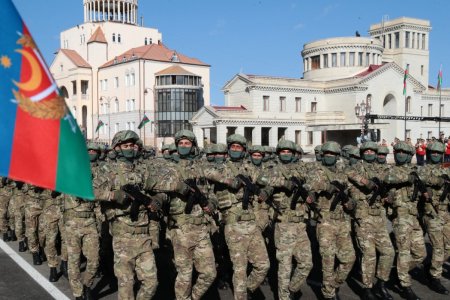 Prezident İlham Əliyev Xankəndidə hərbi paradda iştirak edib - FOTO 