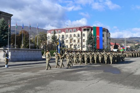 Prezident İlham Əliyev Xankəndidə hərbi paradda iştirak edib - FOTO 