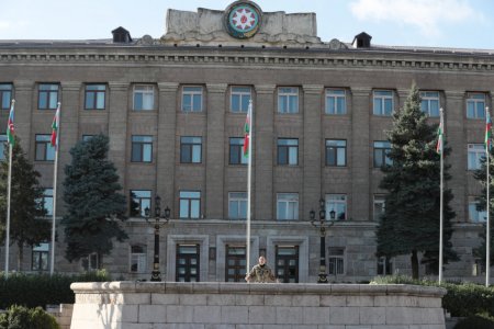 Prezident İlham Əliyev Xankəndidə hərbi paradda iştirak edib - FOTO 