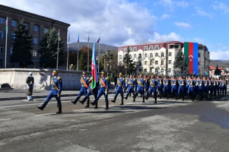 Prezident İlham Əliyev Xankəndidə hərbi paradda iştirak edib - FOTO 
