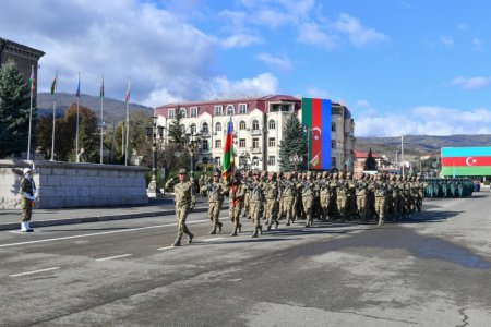 Prezident İlham Əliyev Xankəndidə hərbi paradda iştirak edib - FOTO 