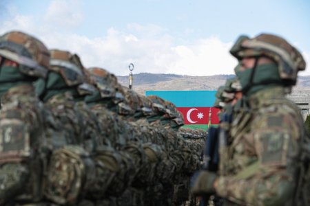 Prezident İlham Əliyev Xankəndidə hərbi paradda iştirak edib - FOTO 