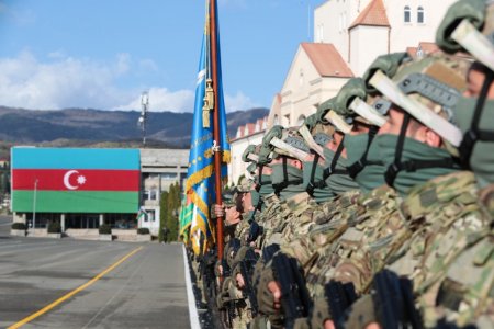 Prezident İlham Əliyev Xankəndidə hərbi paradda iştirak edib - FOTO 