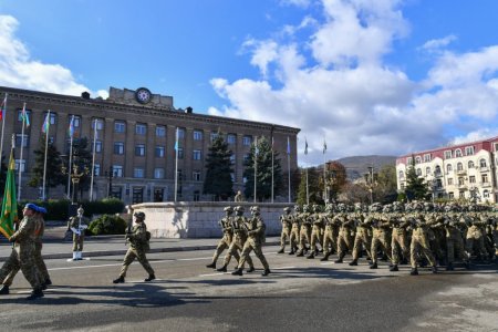 Prezident İlham Əliyev Xankəndidə hərbi paradda iştirak edib - FOTO 