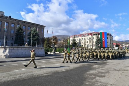 Prezident İlham Əliyev Xankəndidə hərbi paradda iştirak edib - FOTO 