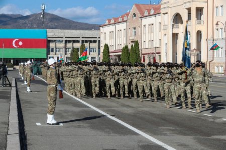 Prezident İlham Əliyev Xankəndidə hərbi paradda iştirak edib - FOTO 