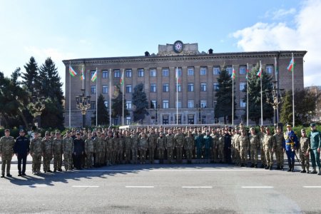 Prezident İlham Əliyev Xankəndidə hərbi paradda iştirak edib - FOTO 