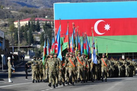 Prezident İlham Əliyev Xankəndidə hərbi paradda iştirak edib - FOTO 