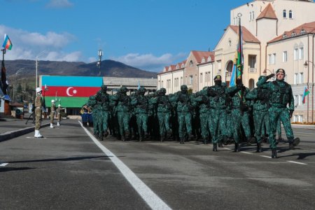 Prezident İlham Əliyev Xankəndidə hərbi paradda iştirak edib - FOTO 