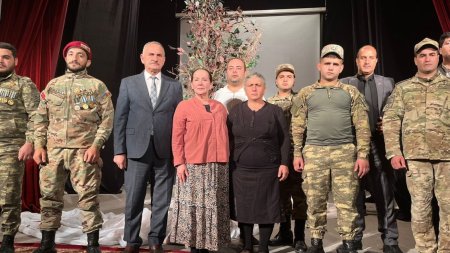 Gənc Tamaşaçılar Teatrı Ağdamda "İnanıram" monotamaşasını təqdim edib - FOTO