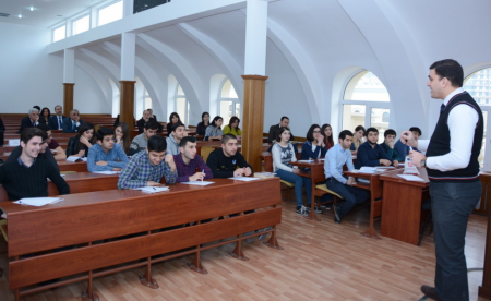 Universitet müəllimlərinin maaşı niyə azdır? – “Təhsil haqları artılısa...”