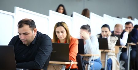 1 843 namizəd test imtahanında iştirak edib