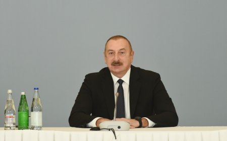 Prezident Bakıda sərgi açılışında