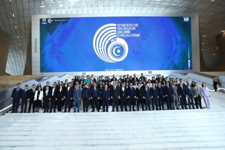 AZMİU tələbələri forumda iştirak edib 