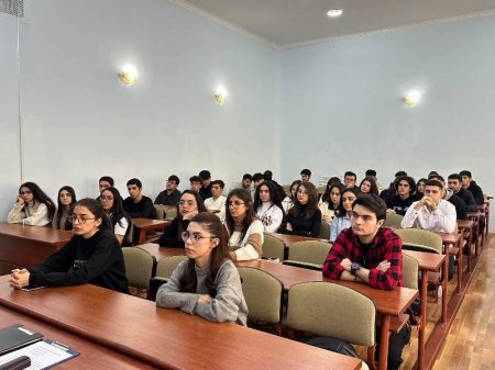 UNEC-də seminar keçirilib