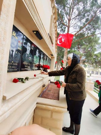 Qazi müəllimin kitabının təqdimatı keçirilib - FOTO