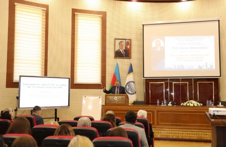 BDU-da “Fizikada müasir trendlər” mövzusunda 8-ci Beynəlxalq elmi konfrans davam edir - FOTO