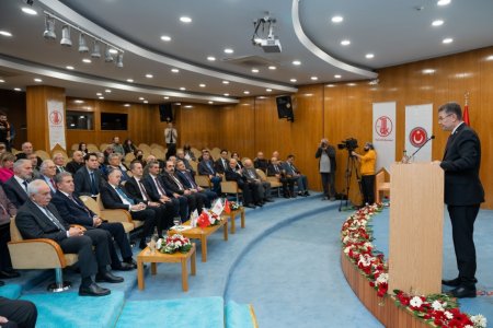 AMEA Türk Dil Qurumunun “Türk dilinə xidmət” mükafatına layiq görülüb - FOTO