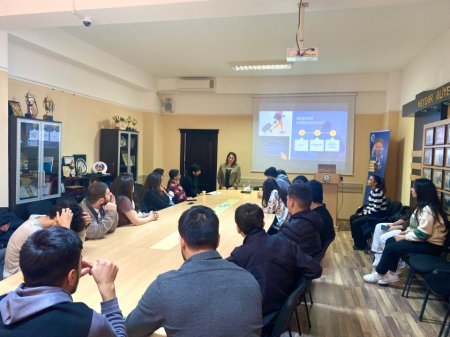 “Career Hacks by ATMU alumni” layihəsi başa çatıb - FOTO