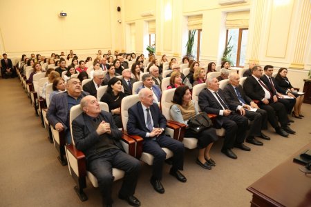 Ədəbiyyat İnstitutunun illik elmi hesabatı təqdim olunub - FOTO