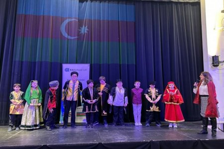 Britaniya Avropa Azərbaycan Məktəbi Heydər Əliyevin 100 illik yubileyinə həsr olunmuş konsert proqramı keçirib - FOTO