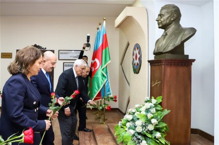 ADU-da Ulu öndər Heydər Əliyevin anım günü münasibətilə tədbir keçirilib - FOTO