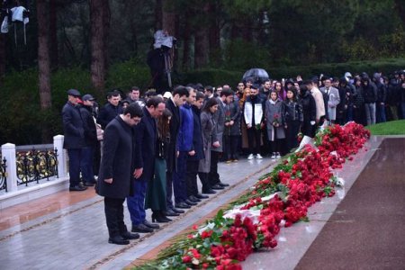 Gənclər Təşkilatları ulu öndər Heydər Əliyevin əziz xatirəsini böyük ehtiramla yad ediblər - FOTO