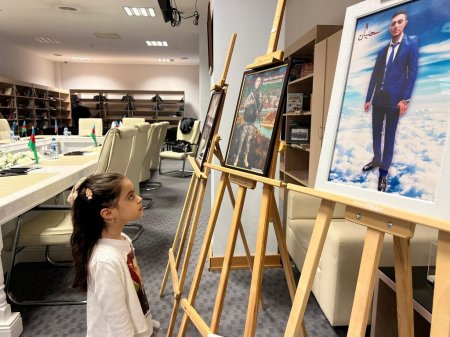 MEK-də şəhid Elşən Müslümova həsr olunmuş kitabın təqdimatı keçirilib - FOTO