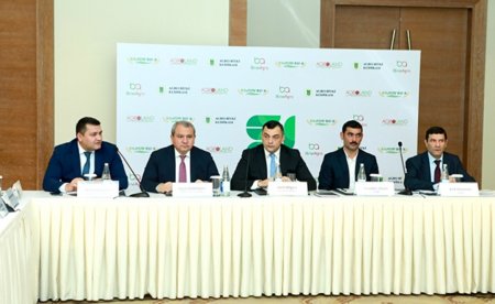 BDU rektoru “Sara İnvest” Holdinqdə müşavirədə iştirak edib - FOTO