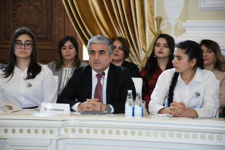 Bakı məktəblilərinin müəllifi olduğu "Heydər Əliyev və Azərbaycan tarixi" kitabı çap edilib - FOTO